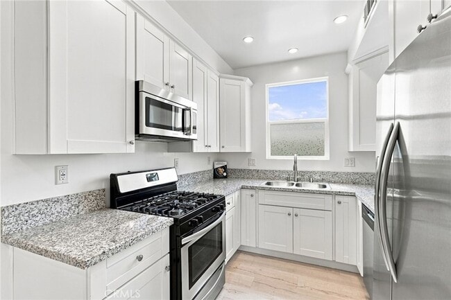 Photo - 15340 Lassen St