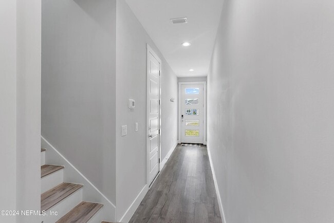 Photo - 807 7th Ave S