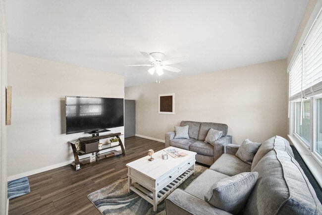 Building Photo - 615 Pine St Unit ID1328993P