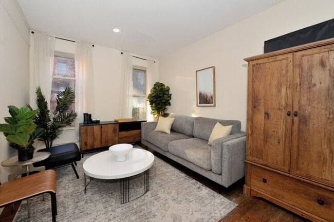 Photo - 348 W 38th St Unit SI ID1323911P