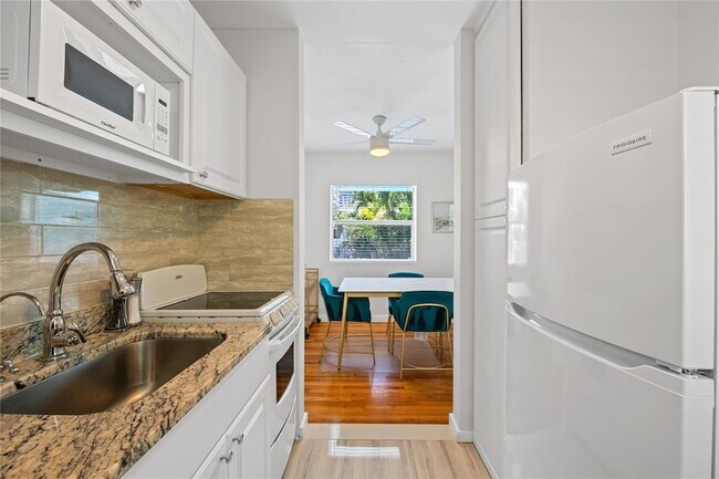 Photo - 3015 Seville St Unit 7