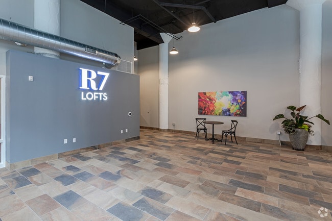 Lobby - R7 Lofts