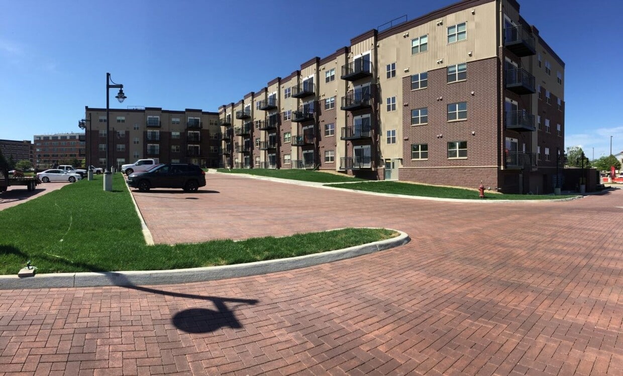 Floor Plan - 1 Bed - 1 Bath - Larger (1B)