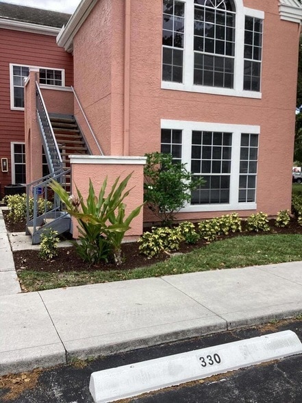 Building Photo - 1011 Crystal Way Unit G