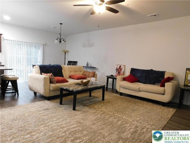 Photo - 1047 Cetronia Rd