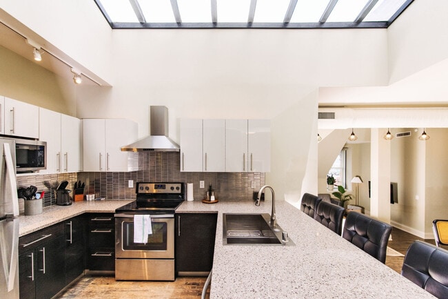 Photo - 225 E Michigan St Unit SI ID1379026P