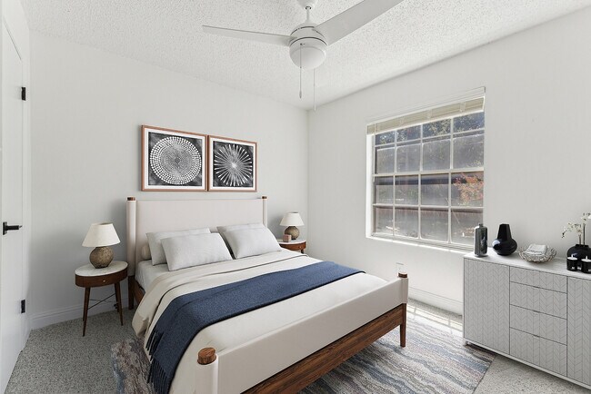 Spacious Bedroom - Renata on Fredericksburg