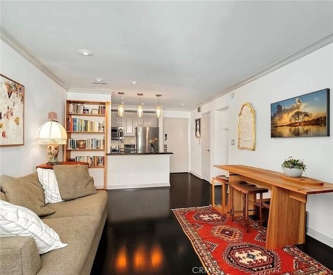 Photo - 750 Kings Rd Unit 325