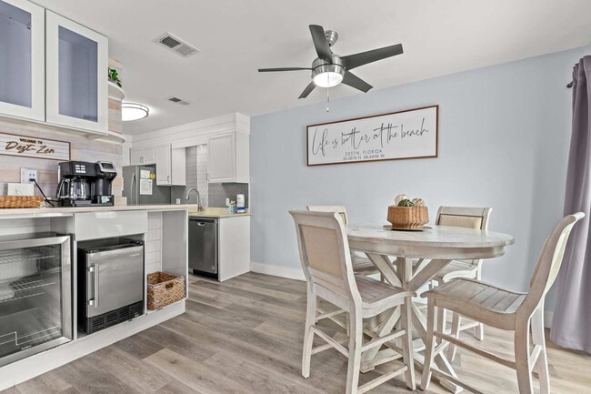 Photo - 22 Moreno Point Rd Unit ID1285916P