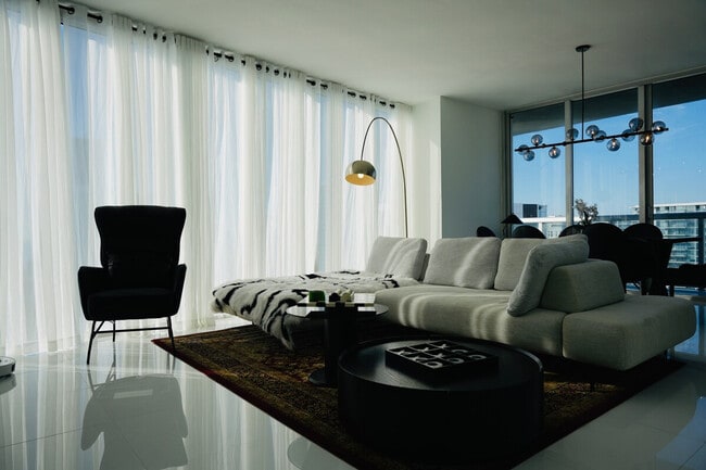 Photo - 631 Brickell Ave Unit ID1353248P