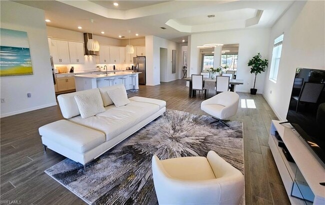 Photo - 5897 Sunningdale St