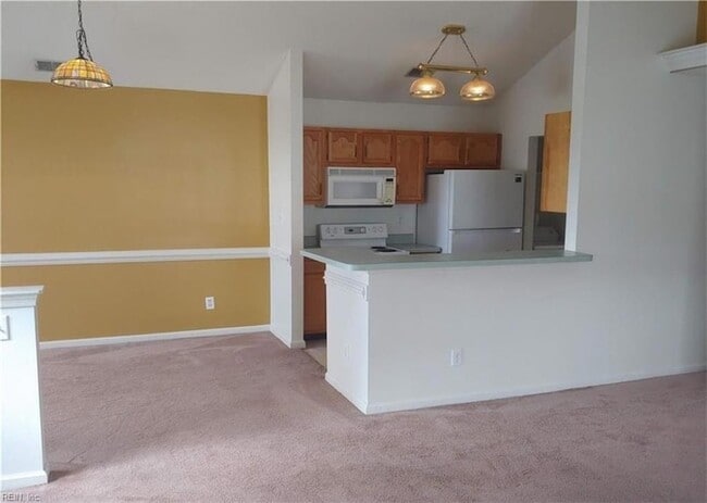 Photo - 400 Adkins Arch