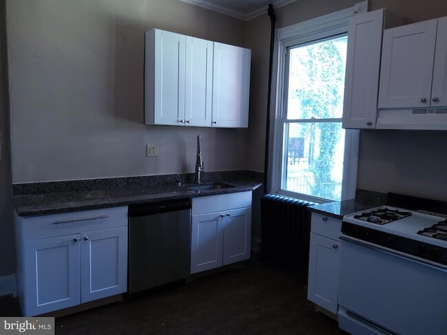 Photo - 2816 St Paul St