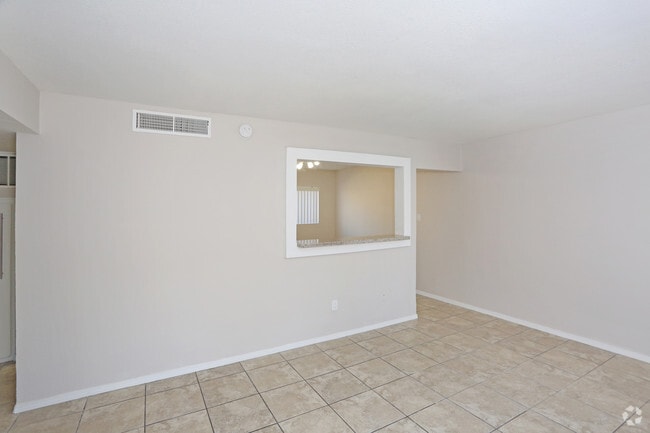 2BR, 1BA - 765 SF - Pierson Palms