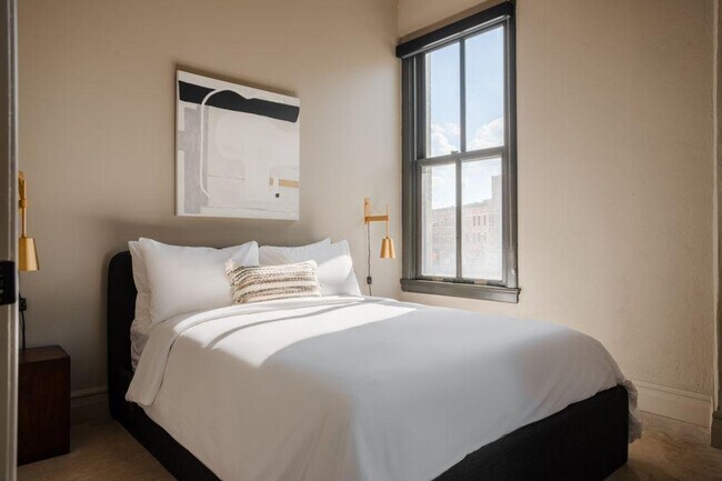 Photo - 505 E Travis St Unit ID1267117P