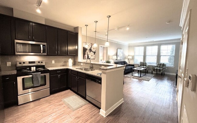 Building Photo - 11134 Medlock Bridge Rd Unit ID1320716P