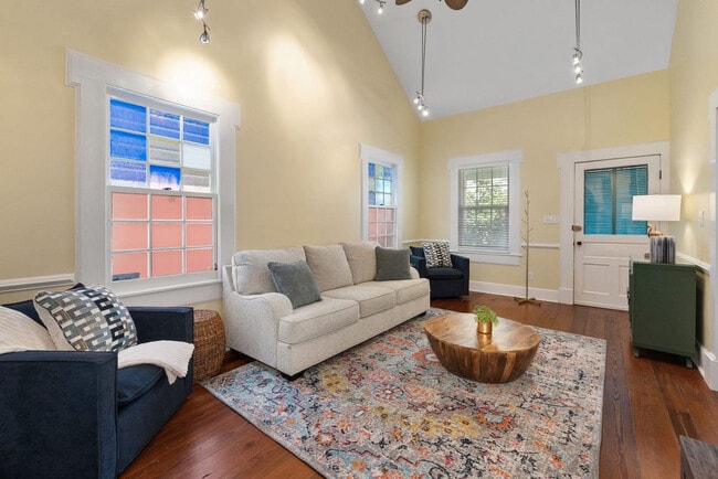 Photo - 72 Abbott St Unit ID1281926P