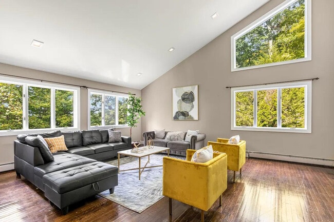 Building Photo - 1099 NY-17M Unit ID1056718P