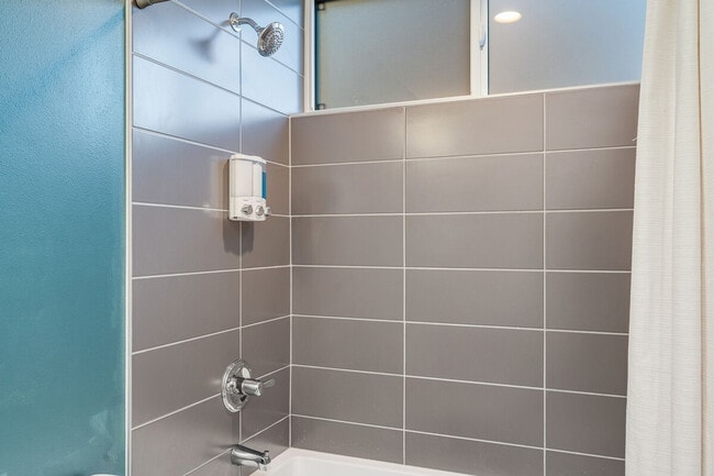 Photo - 764A Belmont Pl E Unit SI ID1035944P