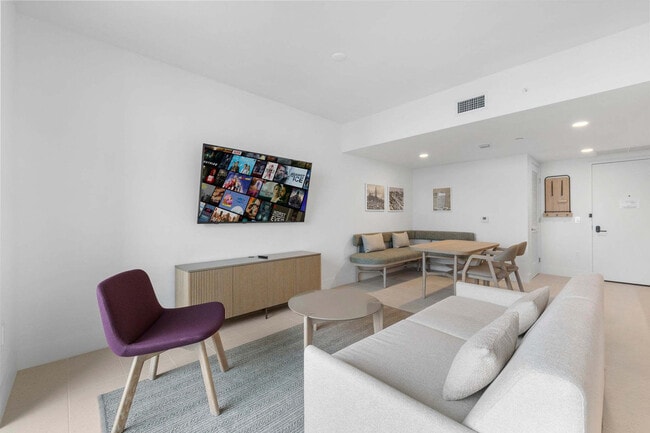 Photo - 159 NE 6th St Unit SI FL46-ID1032225P