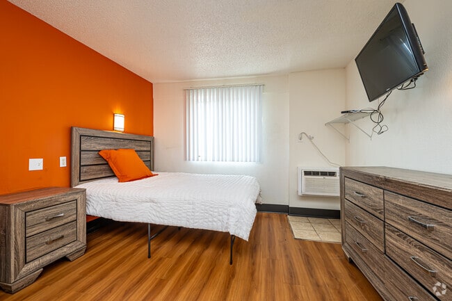 Standard Studio, 1BA - 286SF - Primary Bedroom - Siegel Select New Orleans