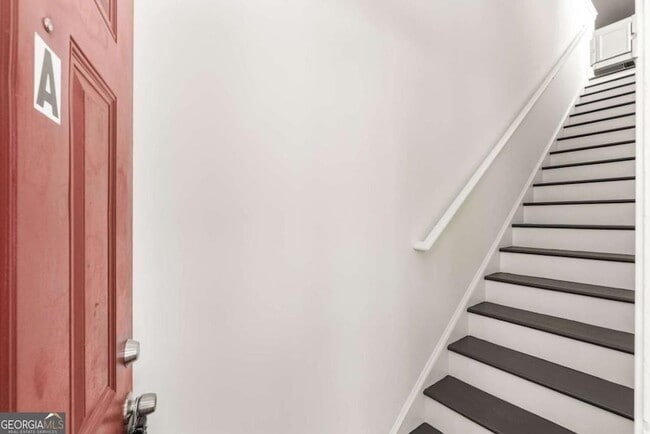 Photo - 94 Lucy St SE Unit A