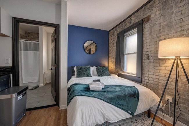 Building Photo - 1927 N Prospect Ave Unit SI FL2-ID1464866P