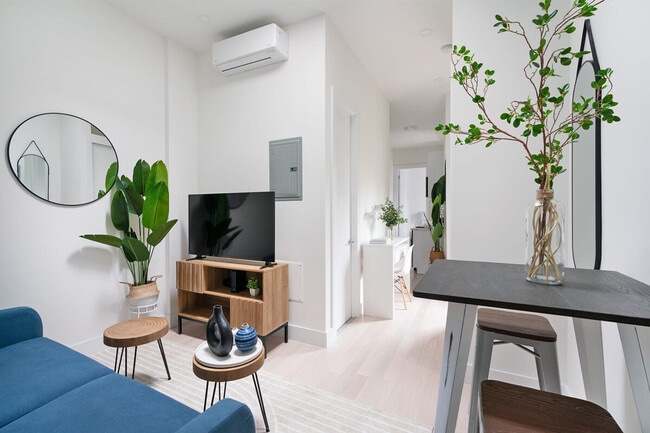 Photo - 515 W 48th St Unit SI ID1021968P