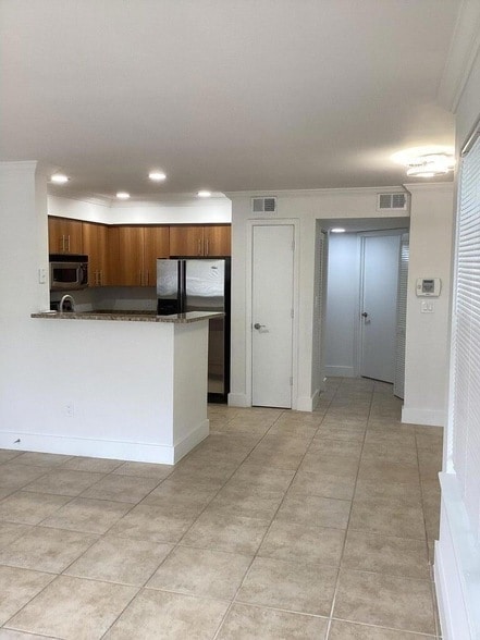 Photo - 1011 Crystal Way Unit G