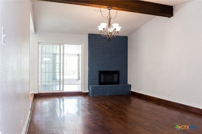 Photo - 211 E Hogan Dr