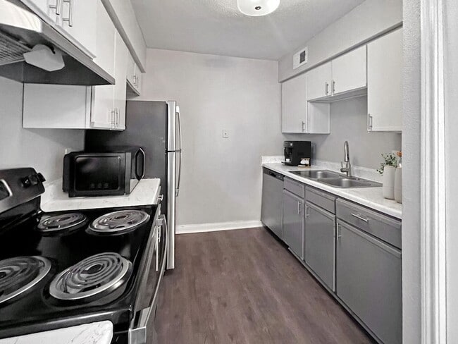 Building Photo - 874 Yorkchester Dr Unit 219