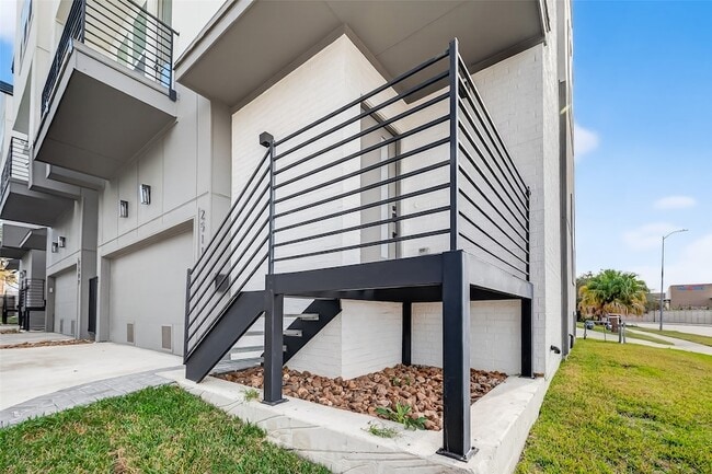 Photo - 2511 N MacGregor Way