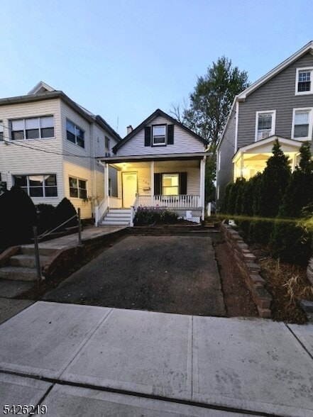 Building Photo - 126 Duer St