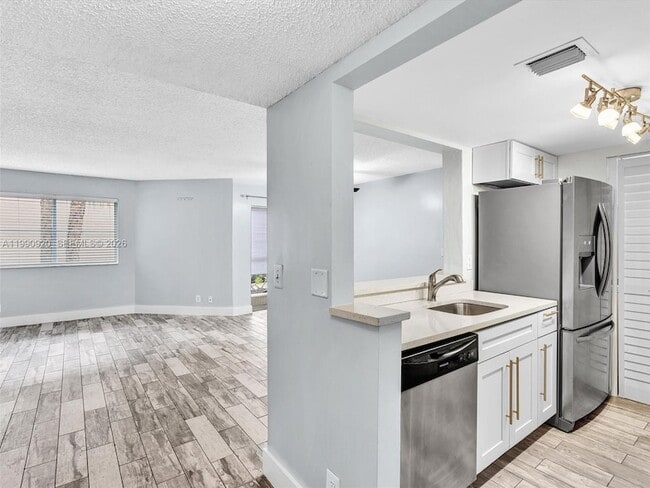 Photo - 9777 Westview Dr Unit 1114