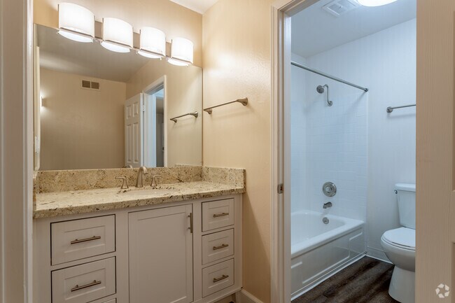 1BR, 1BA (floorplan B) - 750SF - Marconi Gardens East