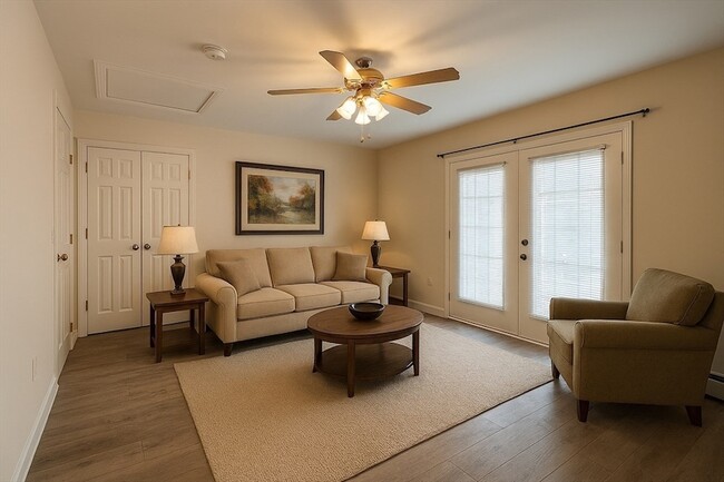 Photo - 5 Concord Ct Unit 10