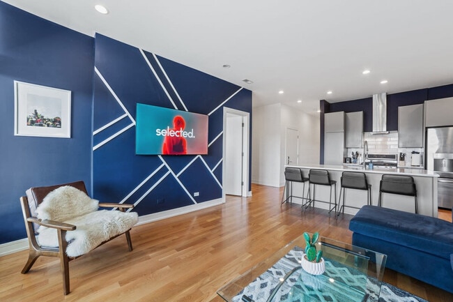 Building Photo - 2046 W Chicago Ave Unit ID1244960P