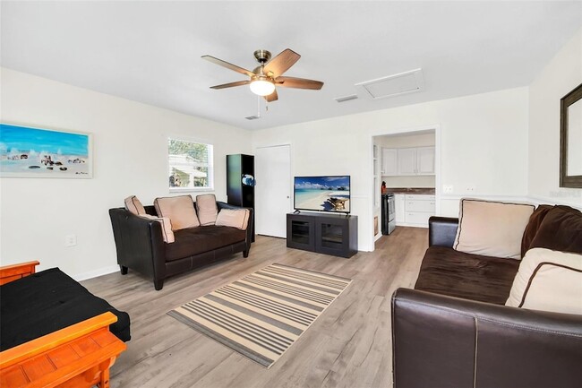 Photo - 5 SE Ocale Way