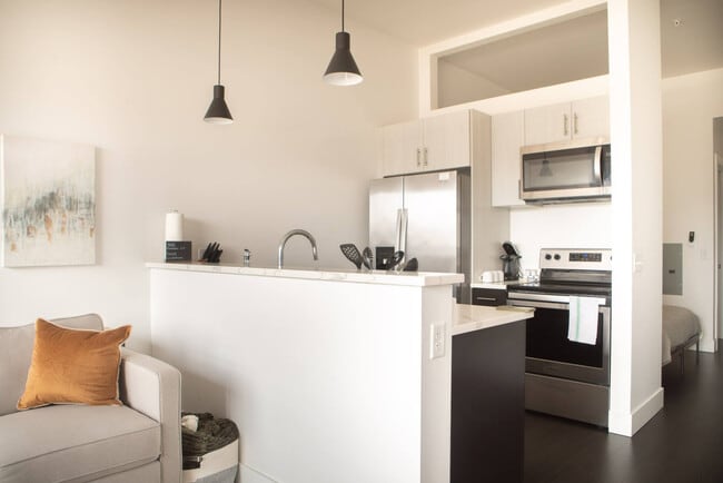 Photo - 550 W Juneau Ave Unit SI ID1379047P