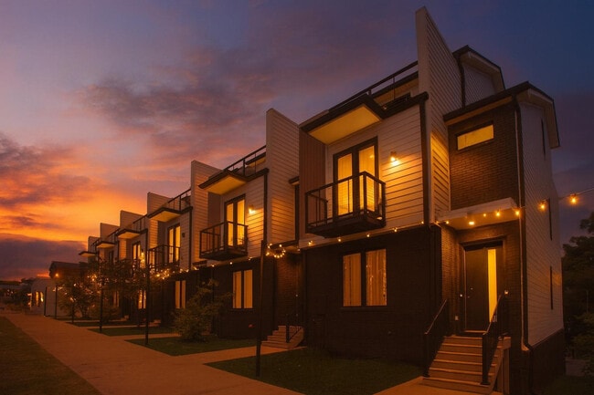 Building Photo - 1706 8th Ave S Unit ID1312421P