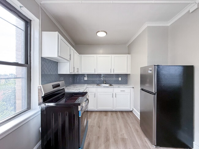 Photo - Scholars Corner Apartments