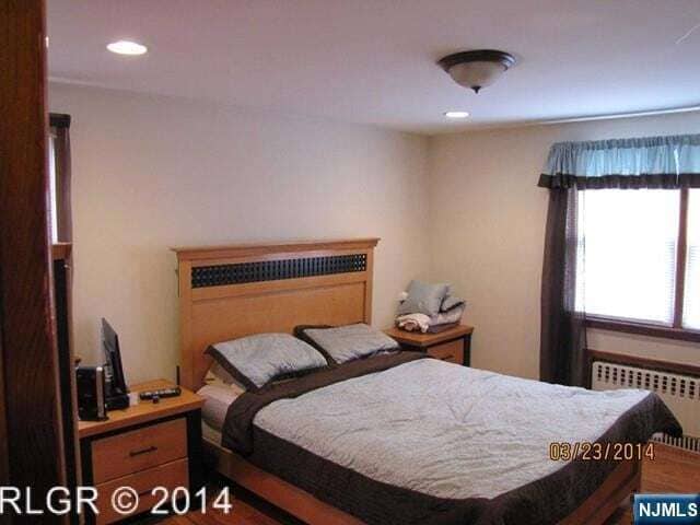 Photo - 298 Luddington Ave