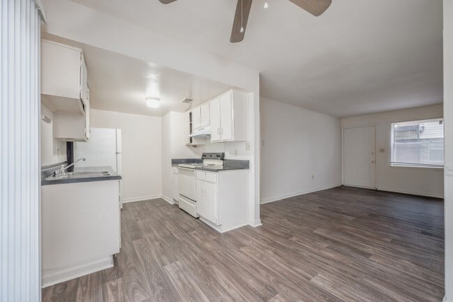 Photo - Woodside Apartments