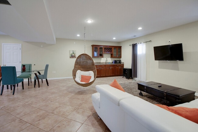 Building Photo - 6799 Wilson Blvd Unit ID1395514P