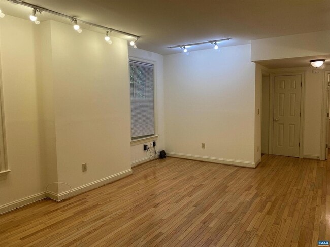 Photo - 415 2nd St NE