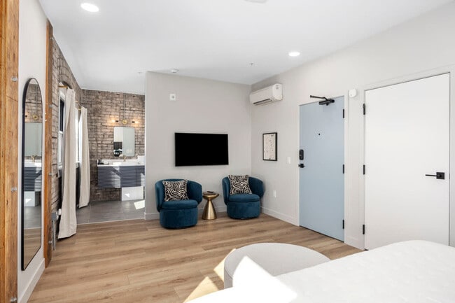Building Photo - 644 Bridge St NW Unit SI FL2-ID1539838P