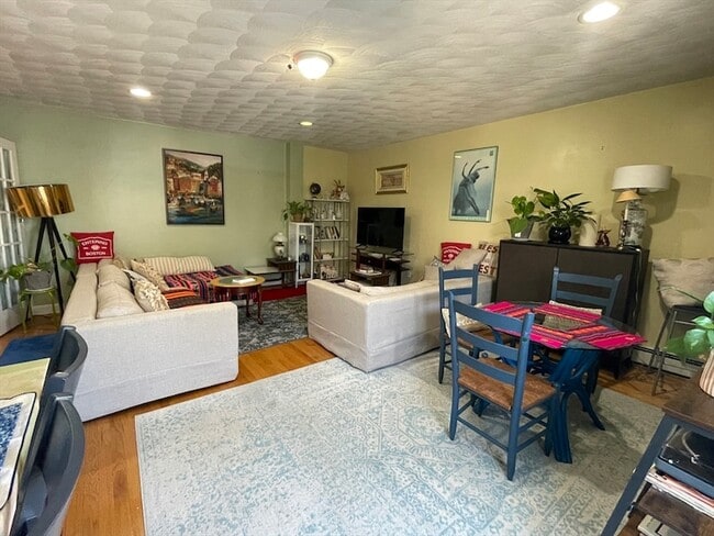 Photo - 42 Litchfield St Unit 1