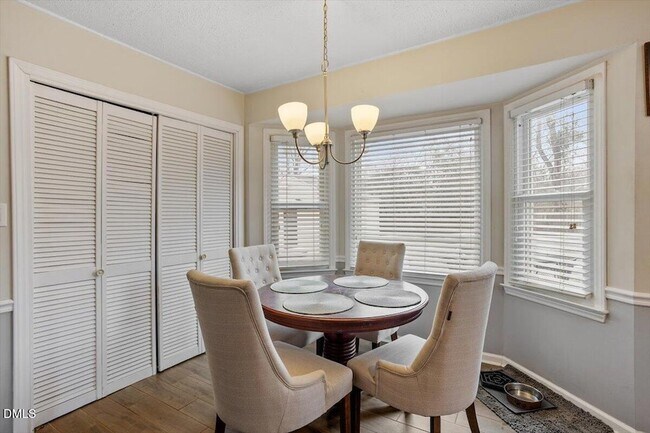 Photo - 204 Charles St