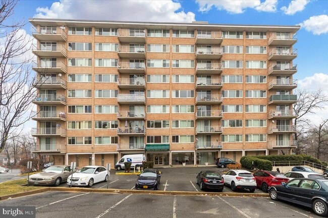 Photo - 4520 King St Unit 601