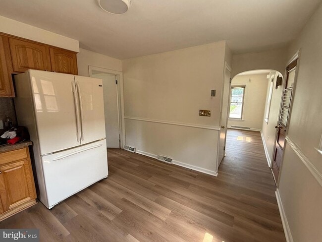 Photo - 1236 Oak Ln